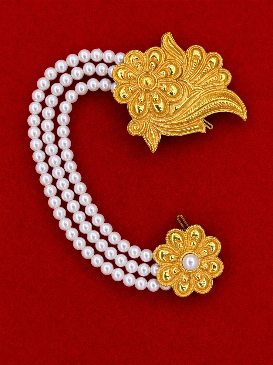 Pearl & Gold Brooch Set